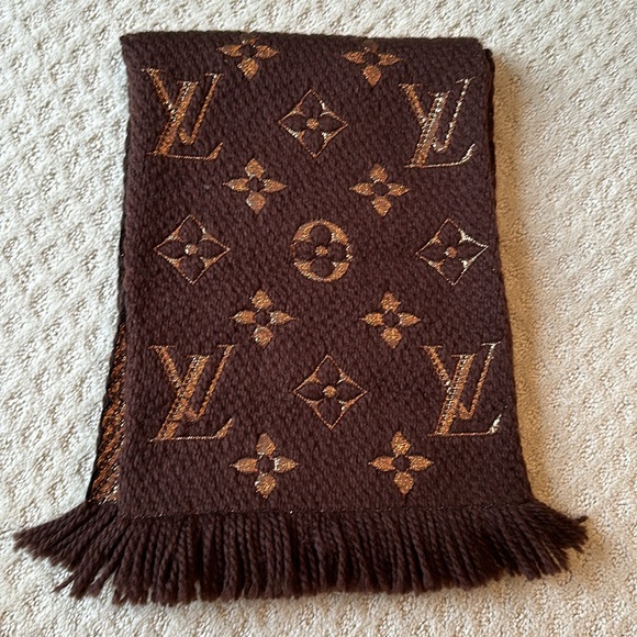 Louis Vuitton Scarf Gold Brown Logo Mania Monogram Winter Season preloved - Picture 9 of 13